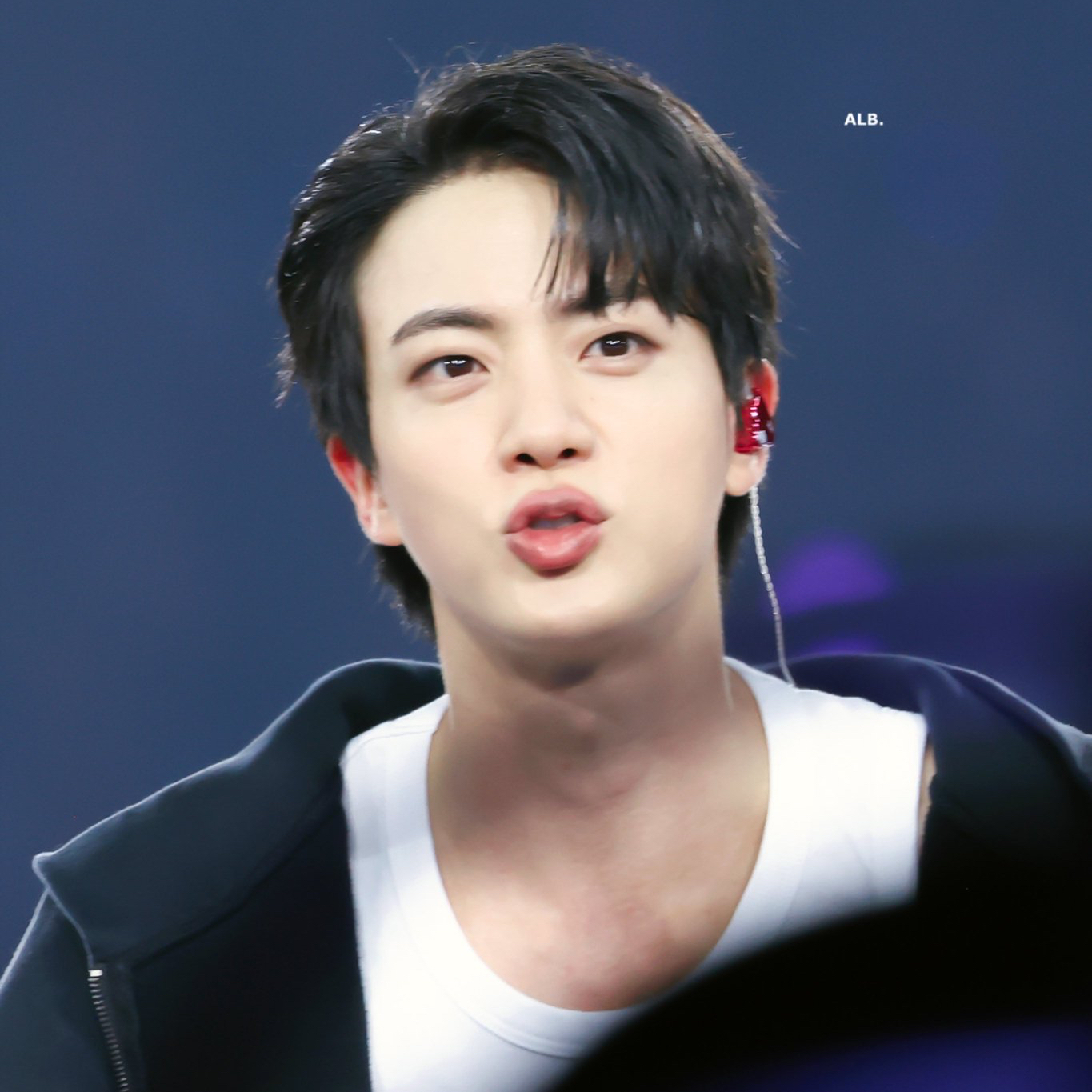 진 (방탄소년단)의 최신 사진