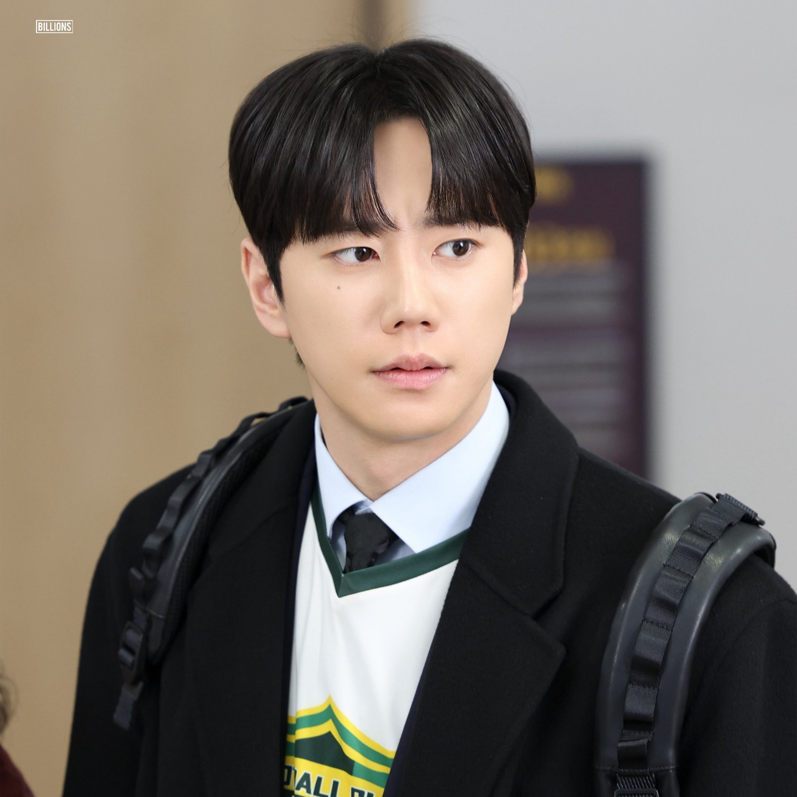 Behind-the-scenes cut of Lee Junyoung