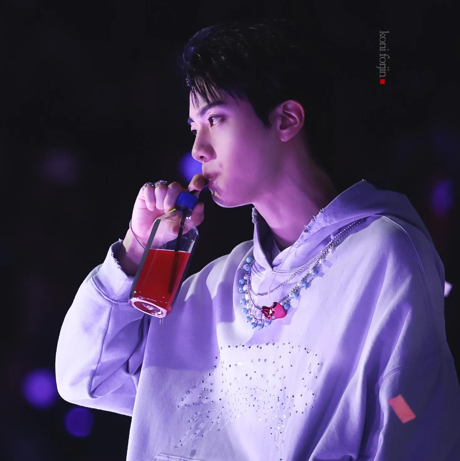 Foto aktivitas terbaru Jin (BTS)