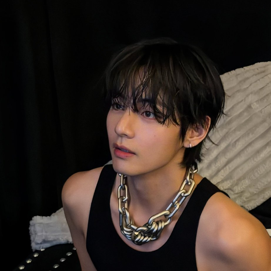 Foto aktivitas terbaru V (BTS)