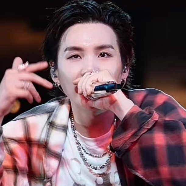 Potret di balik layar SUGA (BTS)