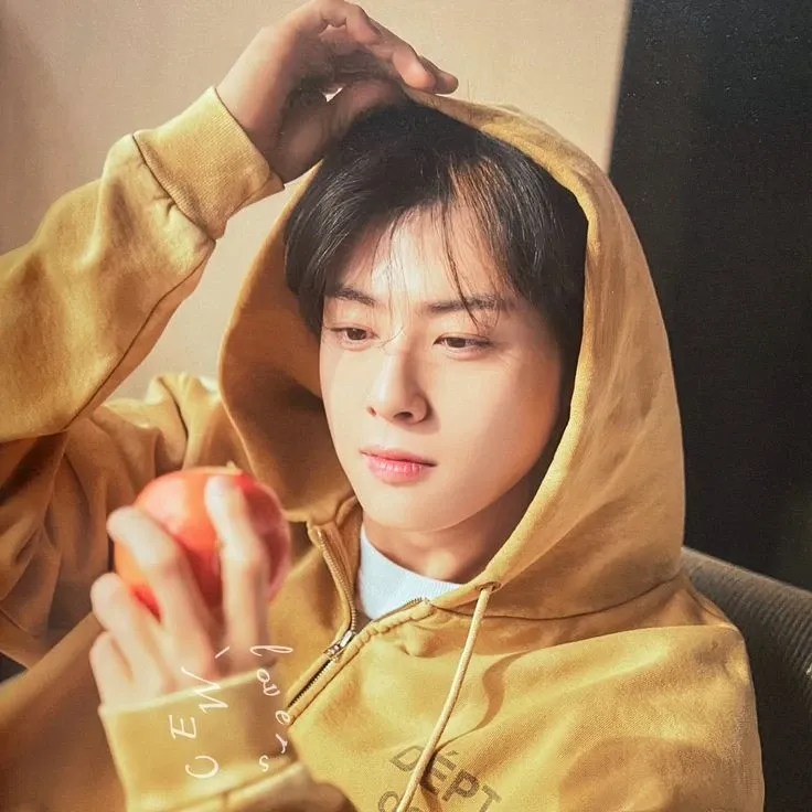 Recent activity shot of Eunwoo (ASTRO)