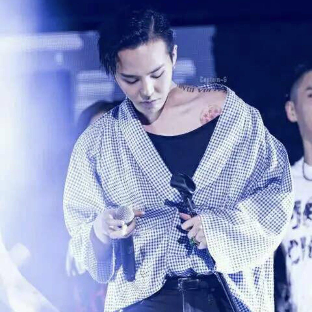 Behind-the-scenes cut of G-DRAGON (BIGBANG)