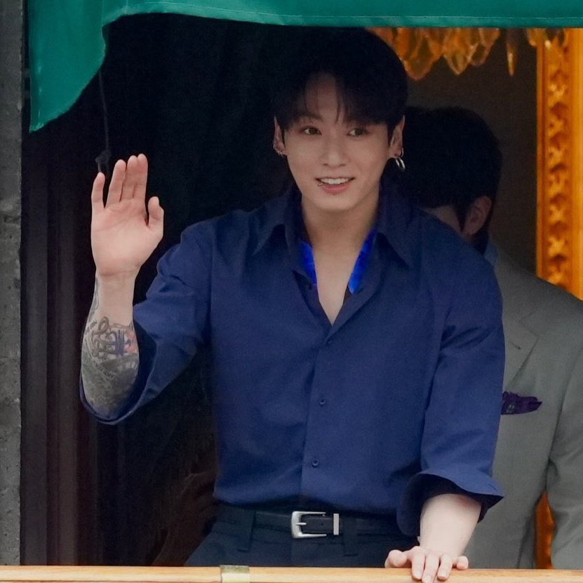 Foto aktivitas terbaru Jungkook (BTS)