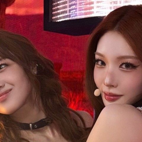 A moment captured by Chungha (I.O.I)'s fan