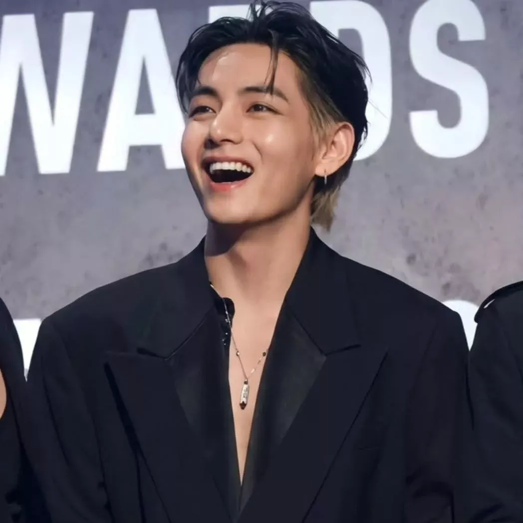 Momen yang diabadikan oleh penggemar V (BTS)