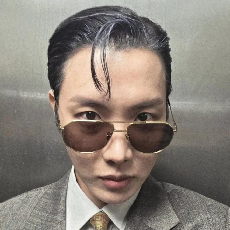 Foto aktivitas terbaru j-hope (BTS)