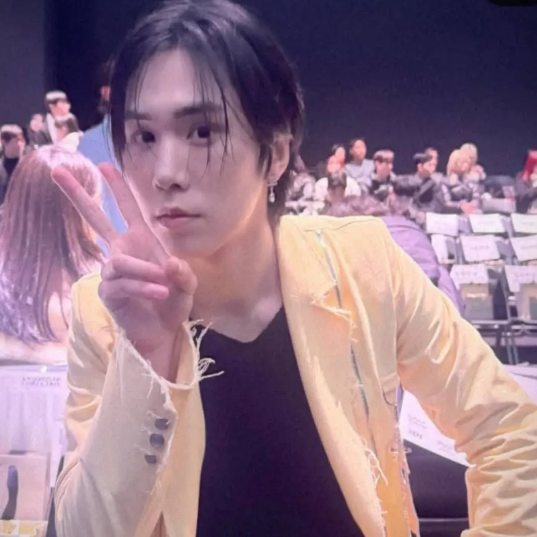 A moment captured by Rocky's fan