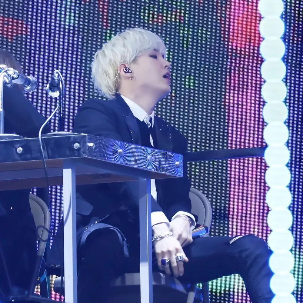 SUGA (防彈少年團)的最新活動照片