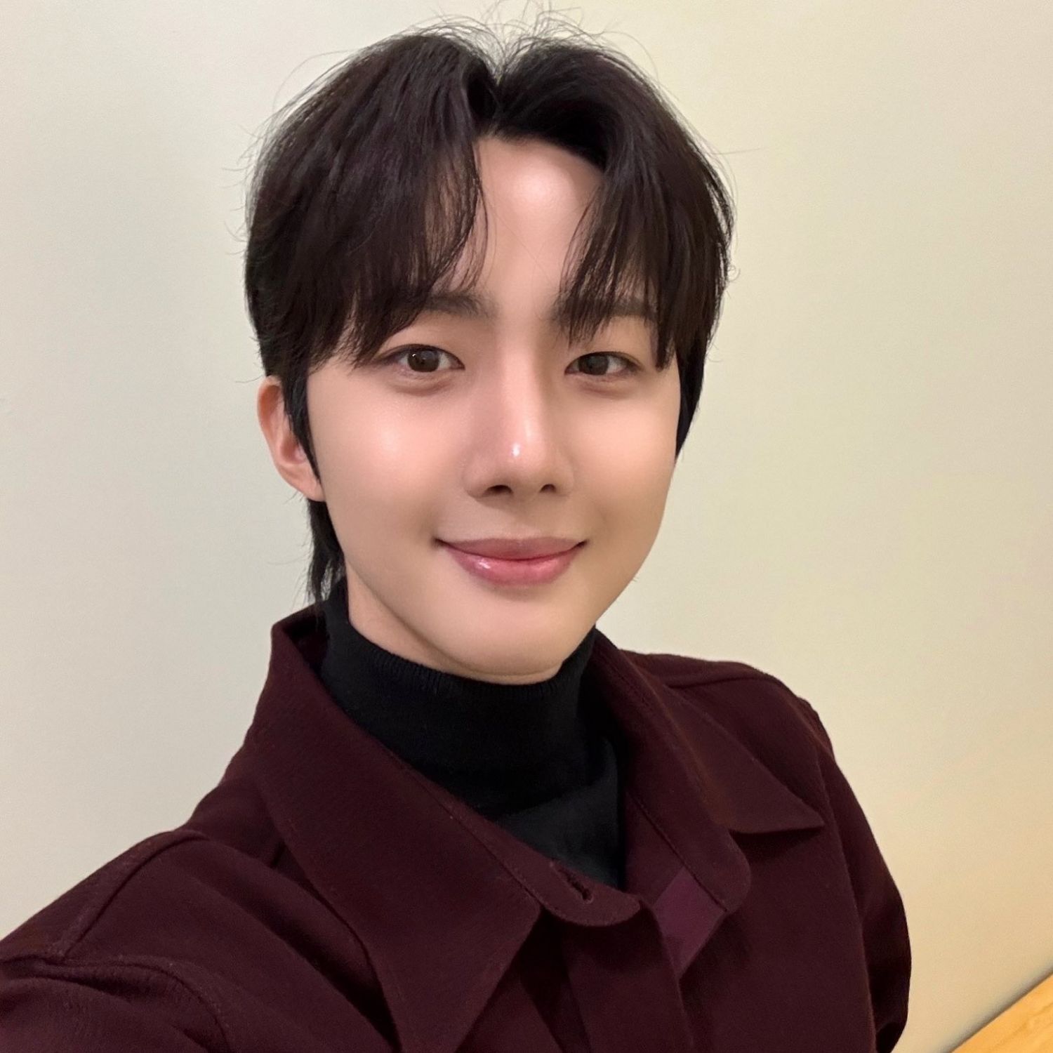 Recent activity shot of Hui (PENTAGON)