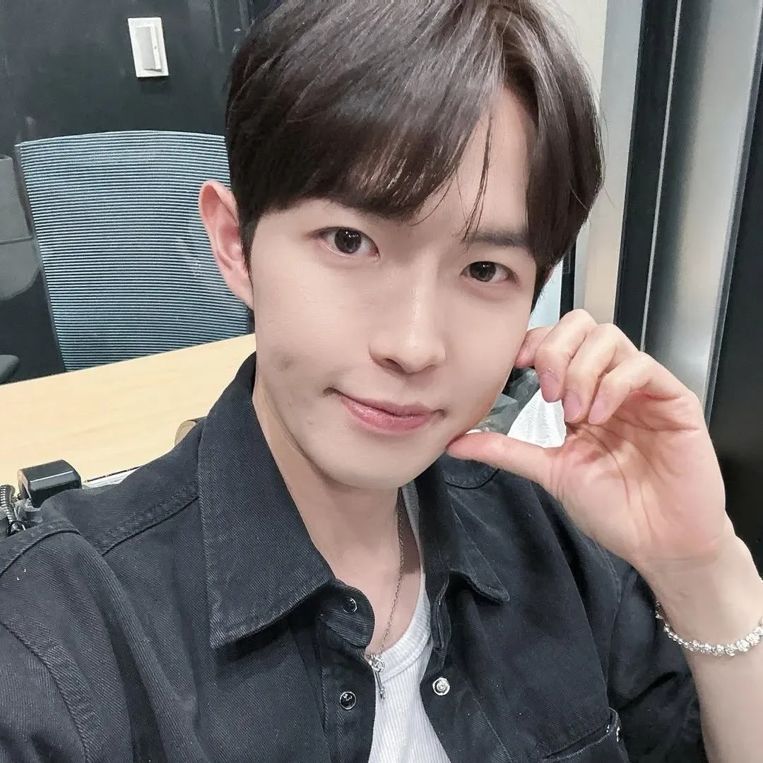 Potret di balik layar Kim Jaehwan