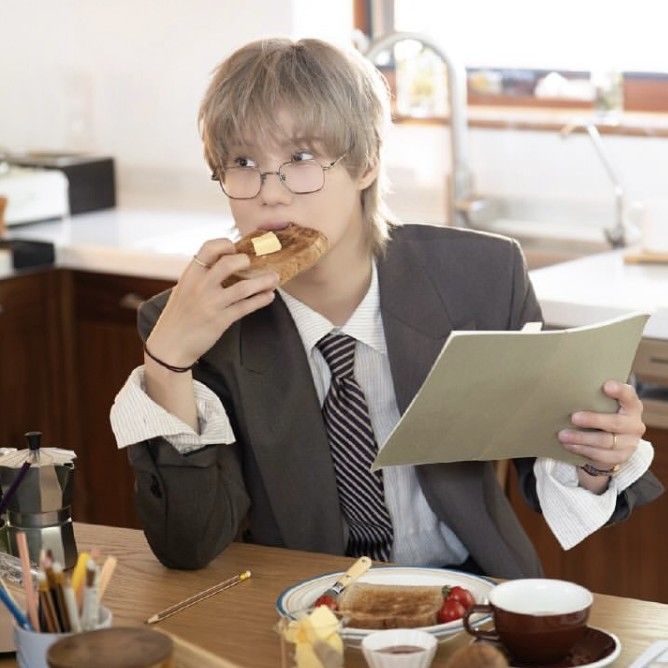 A moment captured by Taemin (SHINee)'s fan