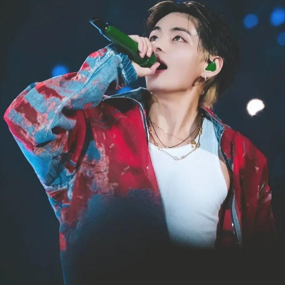 Momen yang diabadikan oleh penggemar V (BTS)