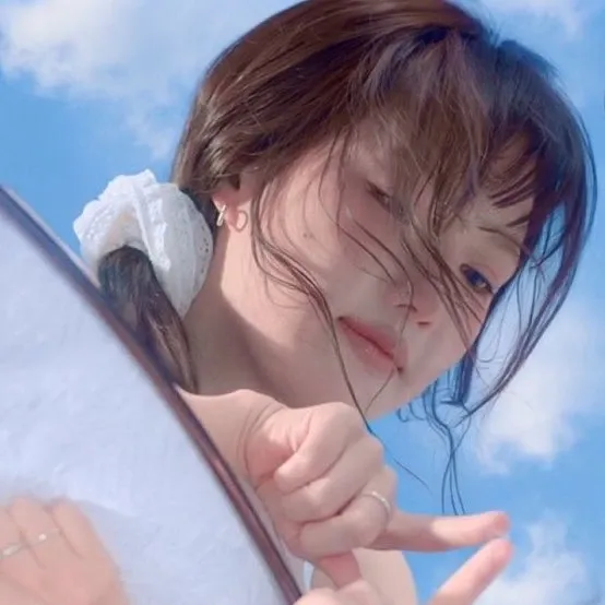 Foto aktivitas terbaru Yerin (GFRIEND)