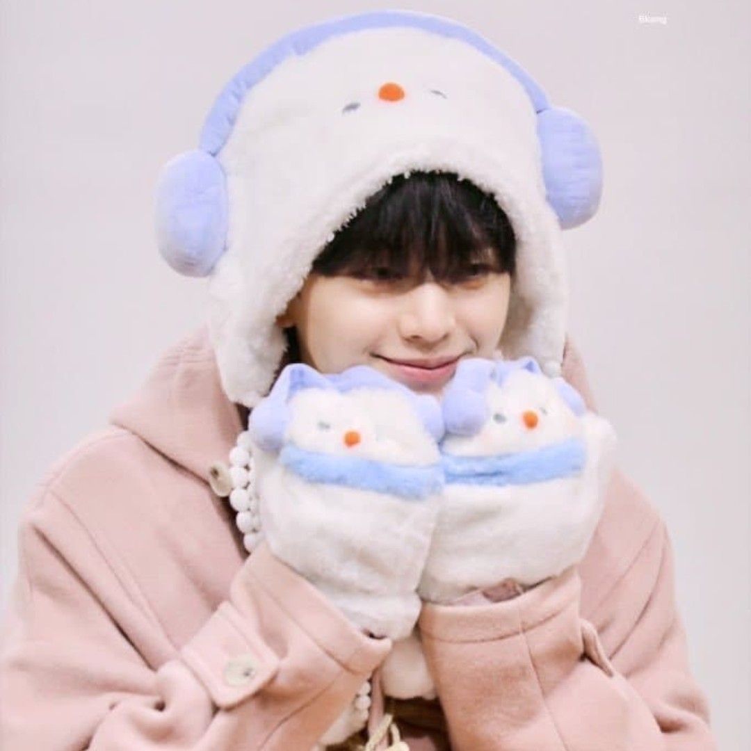 Latest photo of Yook Sungjae (BTOB)