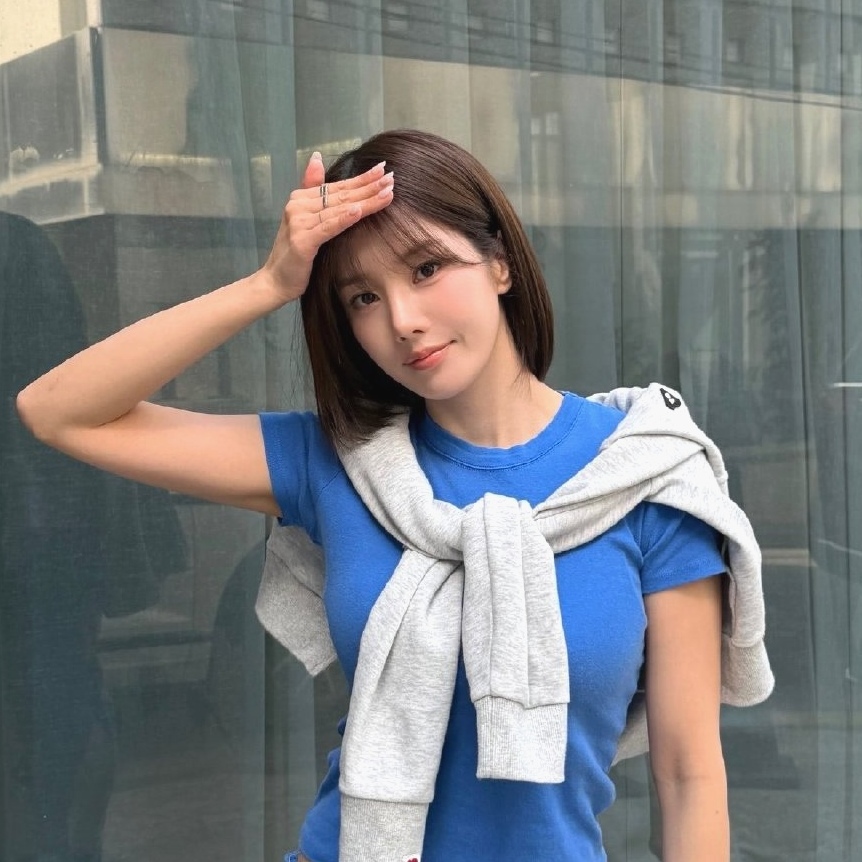 Behind-the-scenes cut of Kwon Eunbi