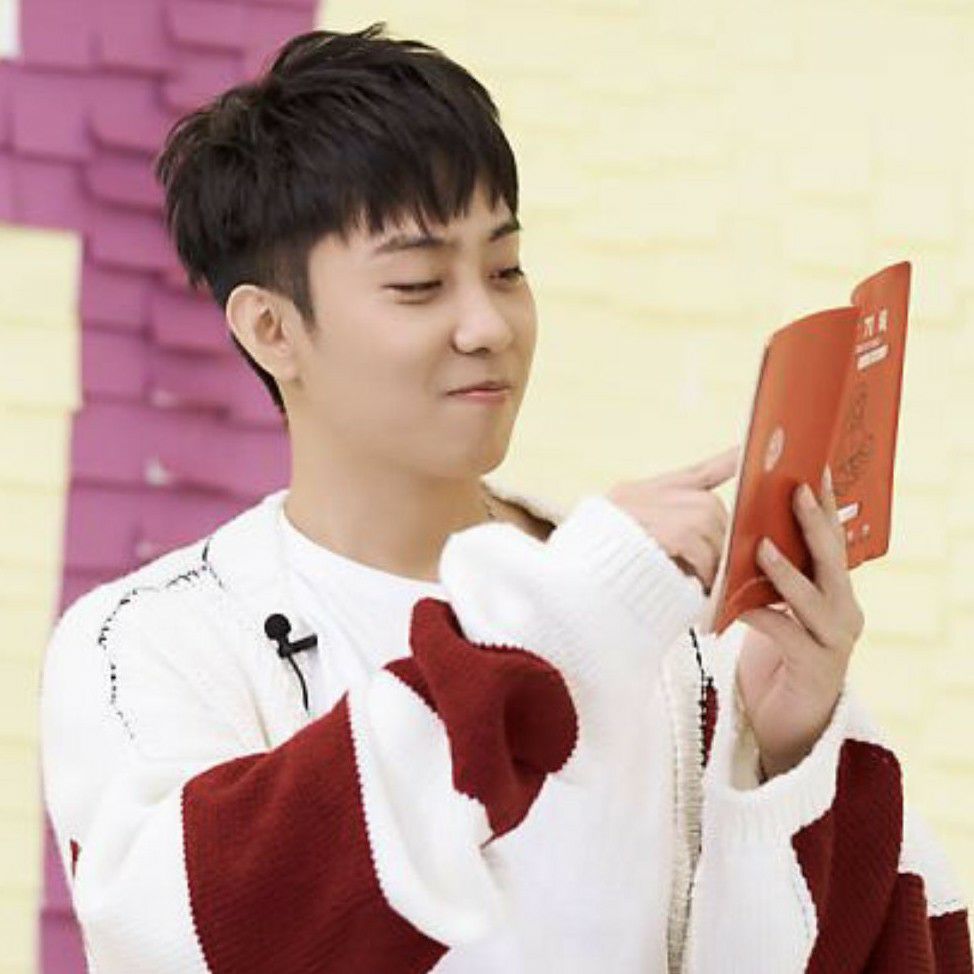 Recent activity shot of Eun Jiwon (SECHSKIES)