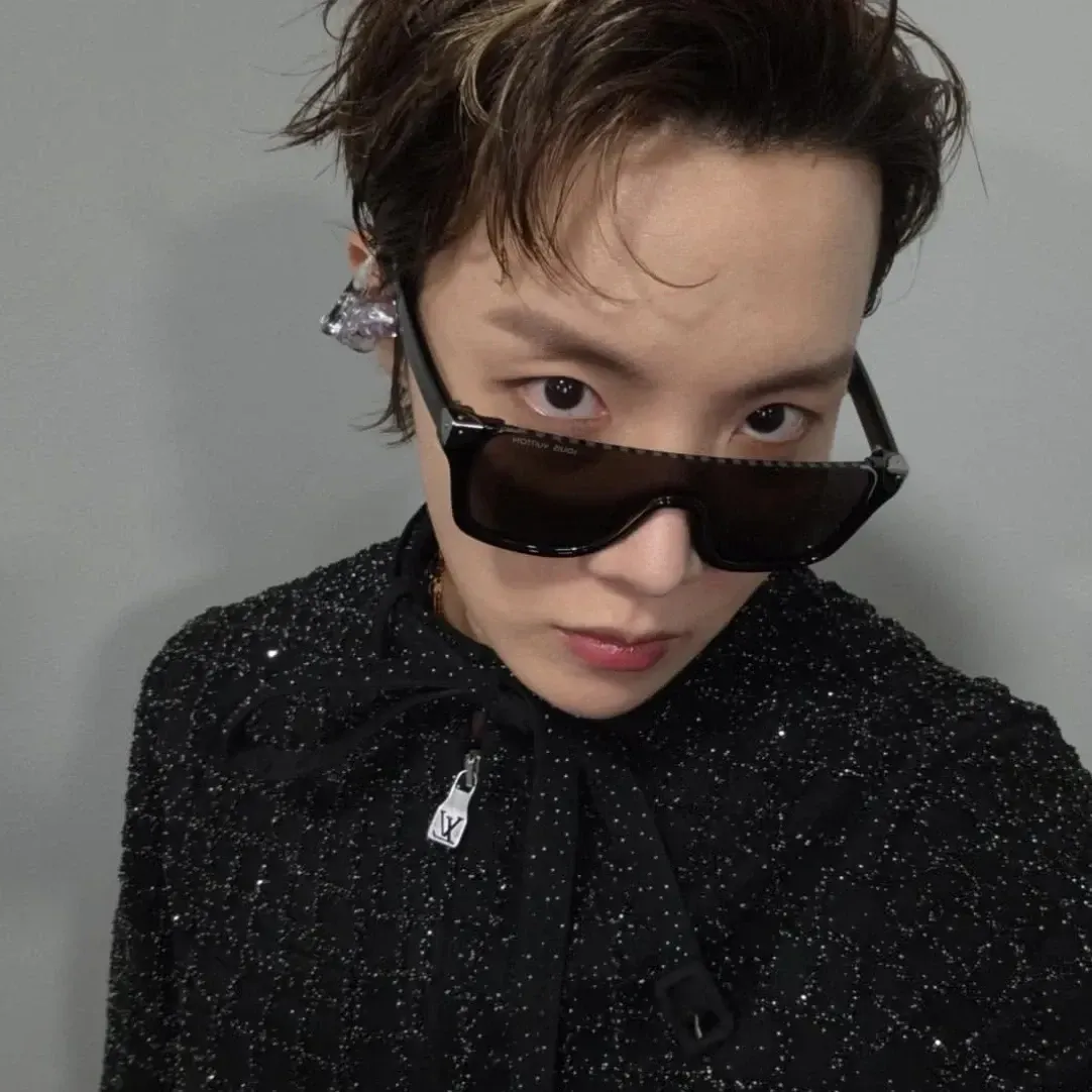 BTS j-hope Fandom Community │ No.1 KPOP App CHOEAEDOL