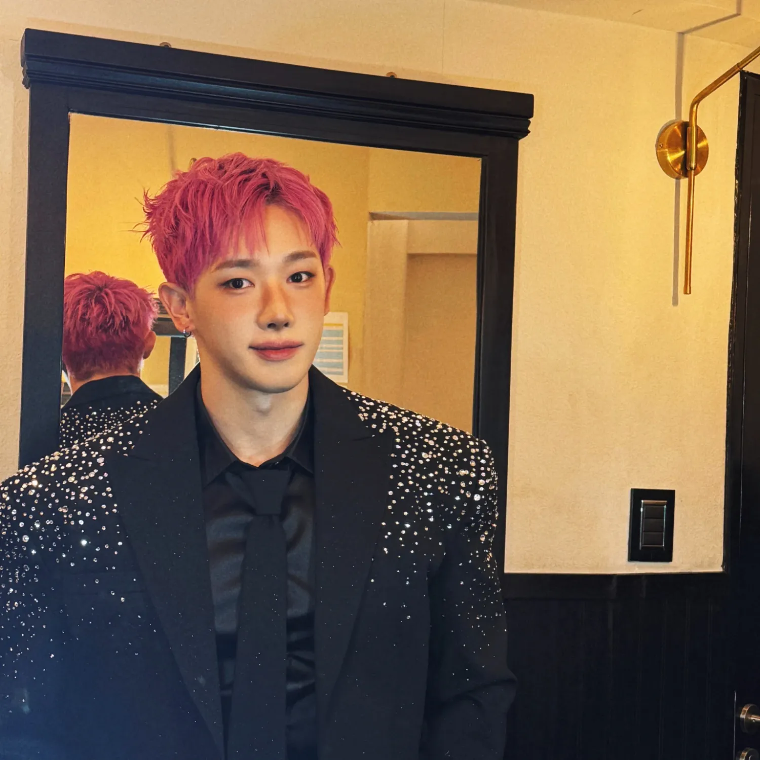 Behind-the-scenes cut of Wonho