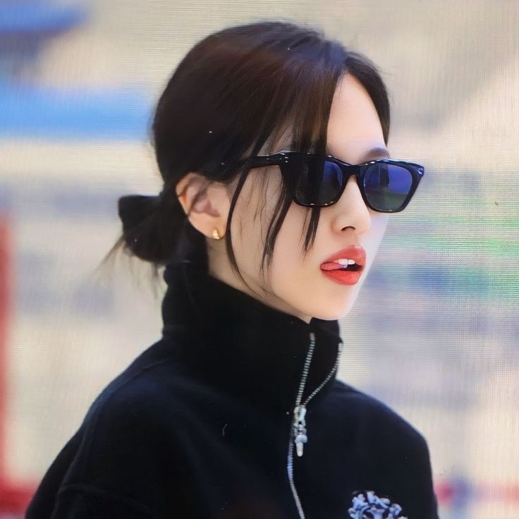 Foto aktivitas terbaru TWICE