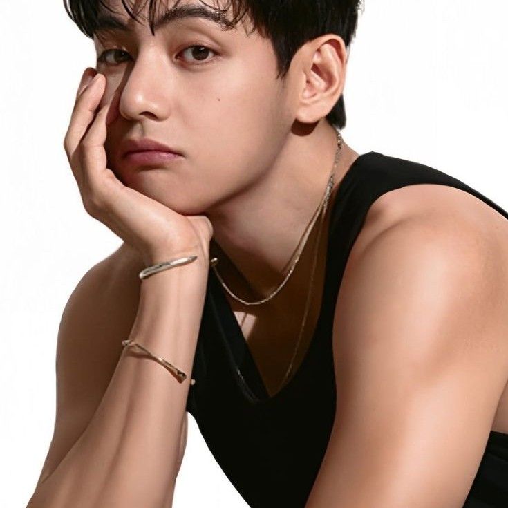 Recent activity shot of V (BTS)