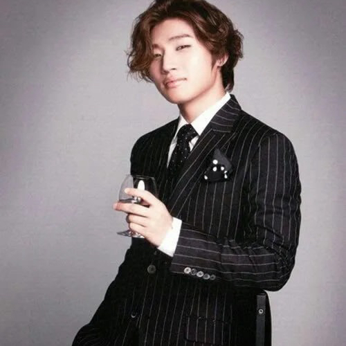 大声 (BIGBANG)的最新活动照片