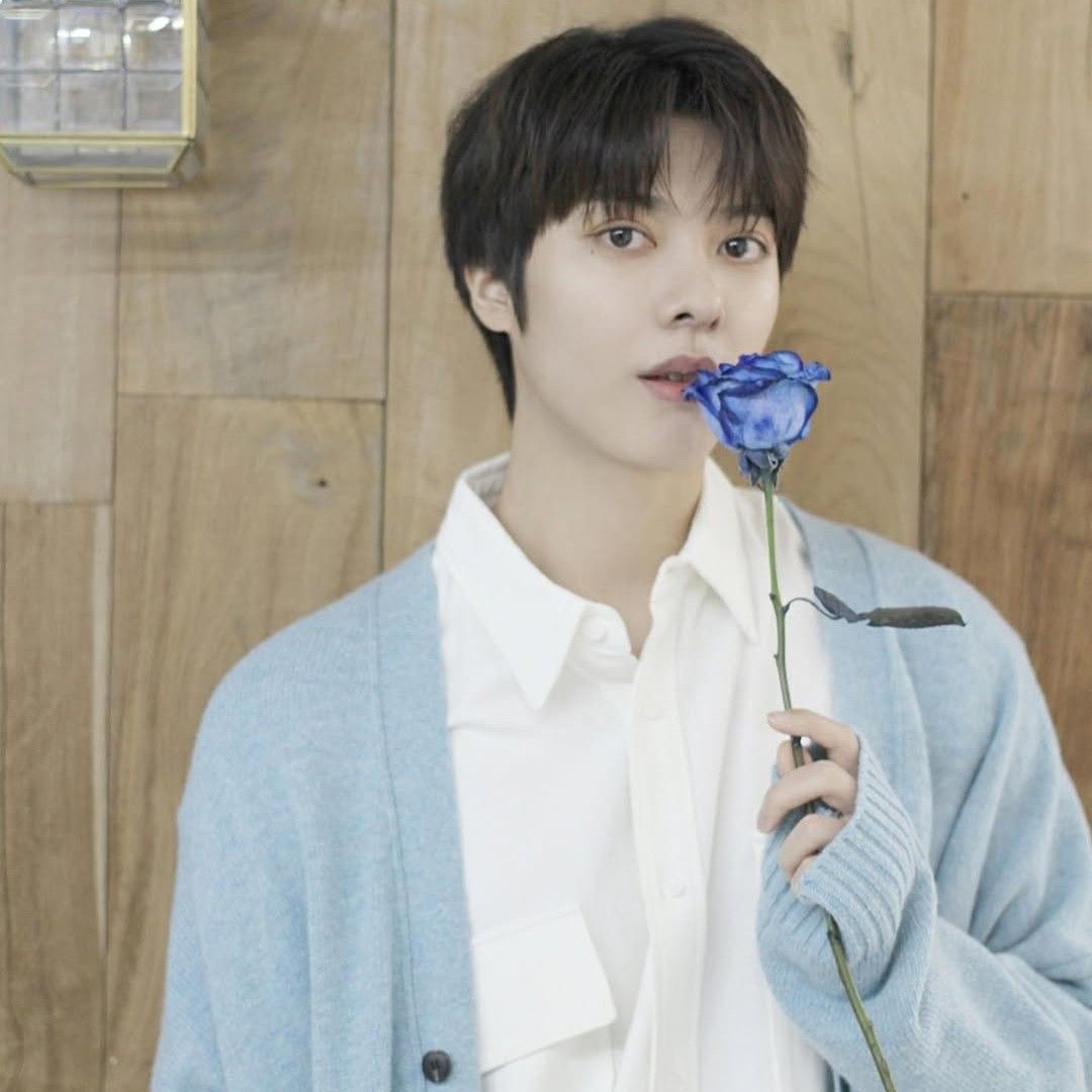 A moment captured by Ji Hansol's fan