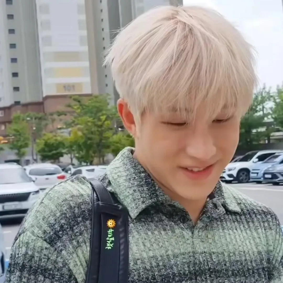 A moment captured by Jinjin (ASTRO)'s fan