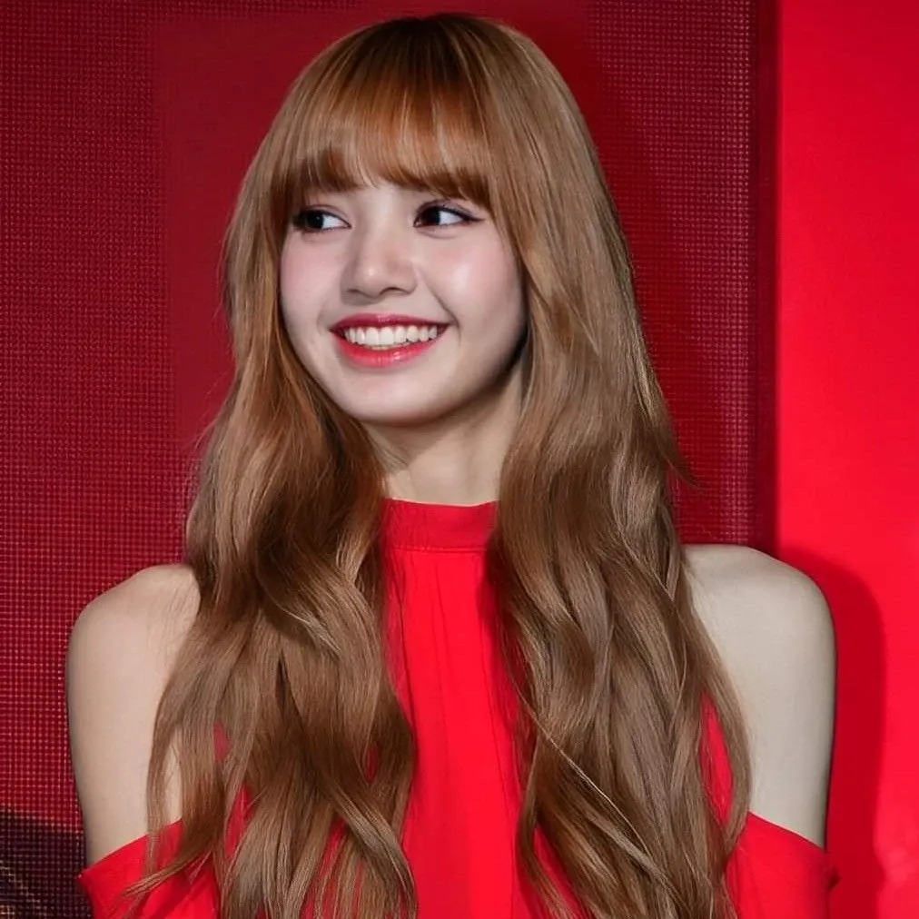 Potret di balik layar Lisa (BLACKPINK)