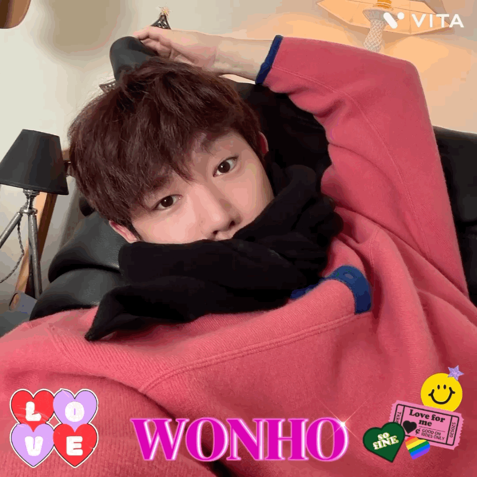 Momen yang diabadikan oleh penggemar Wonho
