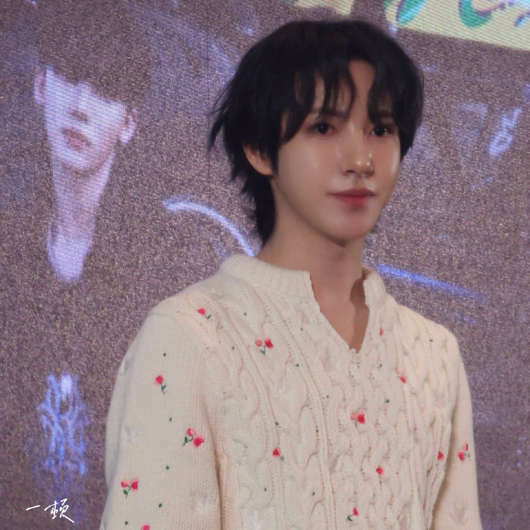 A moment captured by Renjun (NCT DREAM)'s fan