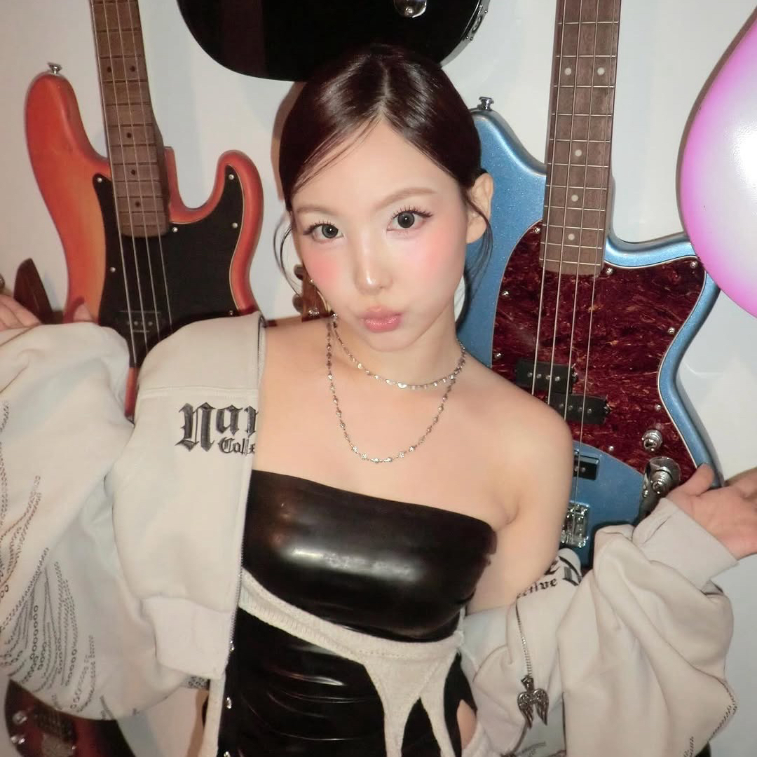 TWICE의 비하인드 컷