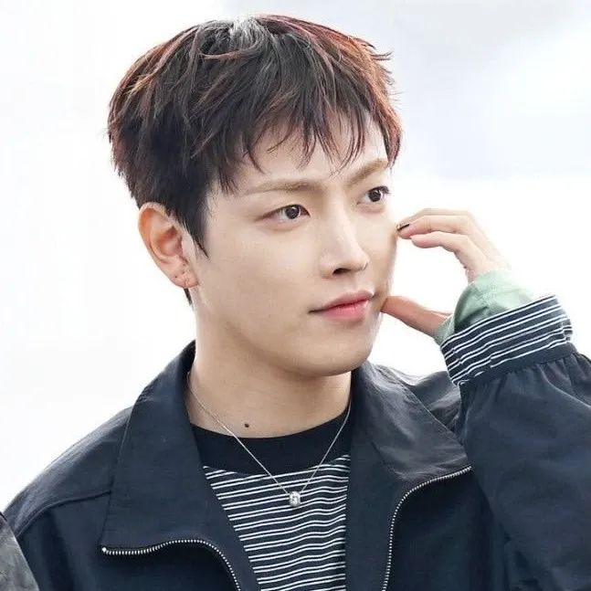 Behind-the-scenes cut of Hongjoong (ATEEZ)