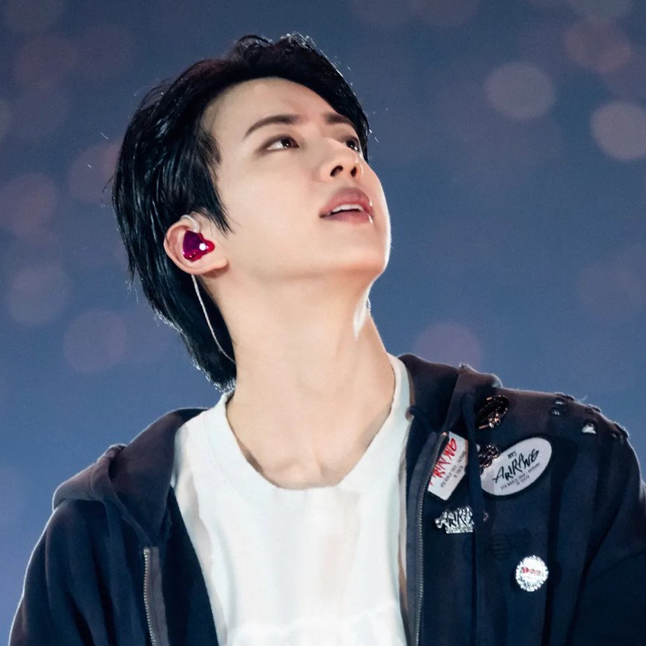 진 (방탄소년단)의 최신 사진