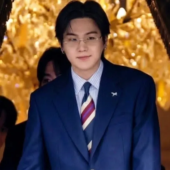 Latest photo of SUGA (BTS)