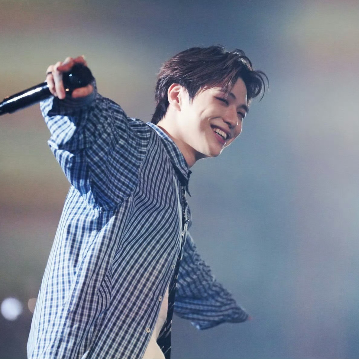 강다니엘의 비하인드 컷