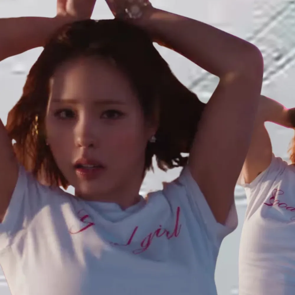 Latest photo of Mako (NiziU)