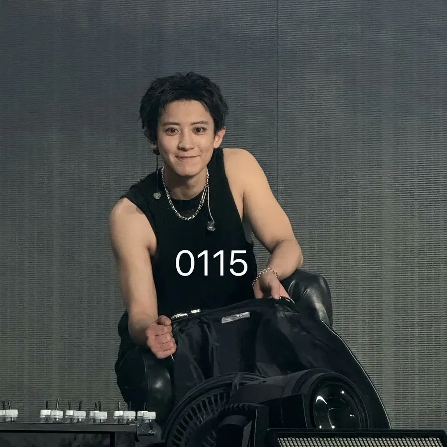 Behind-the-scenes cut of Chanyeol (EXO)