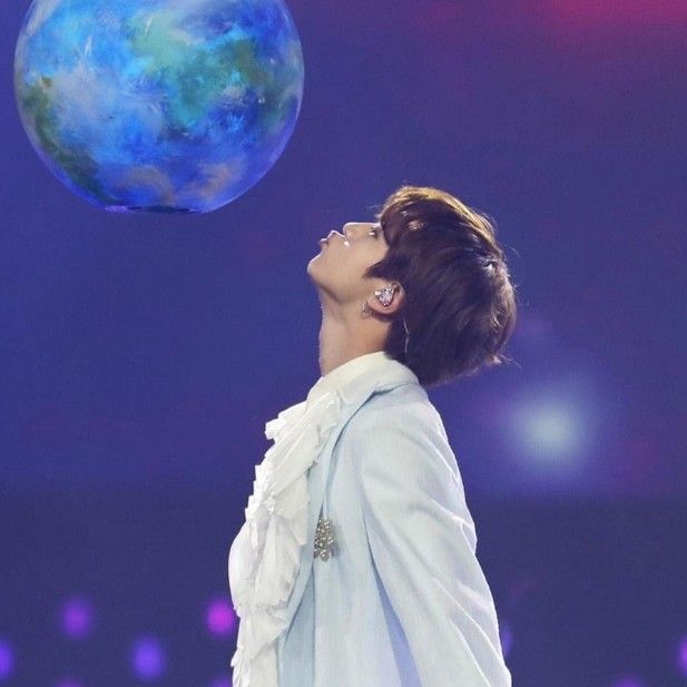 Foto aktivitas terbaru Jin (BTS)