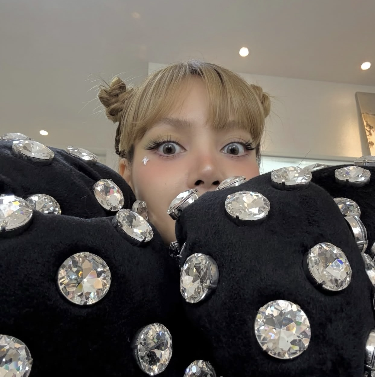 리사 (BLACKPINK)의 비하인드 컷