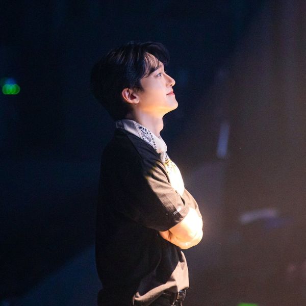 今天在最爱偶像中闪耀的Chen (EXO)代表照片