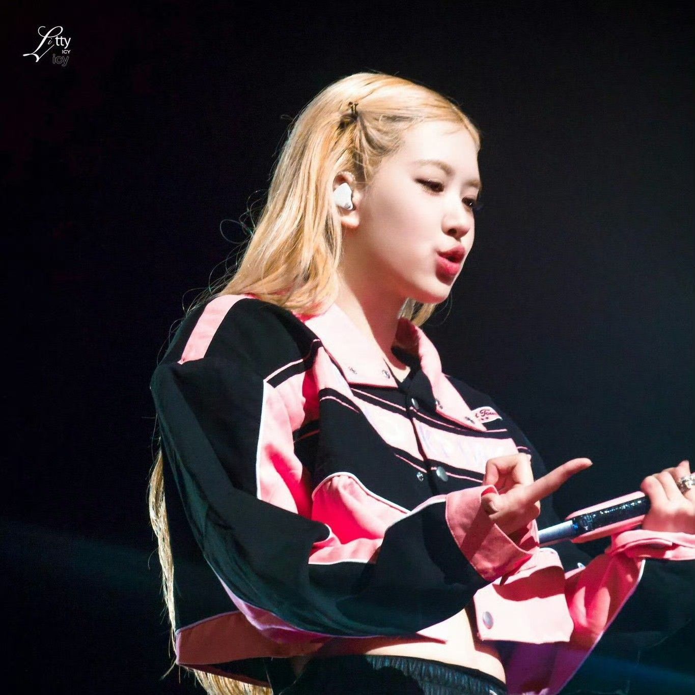 로제 (BLACKPINK)의 최신 사진