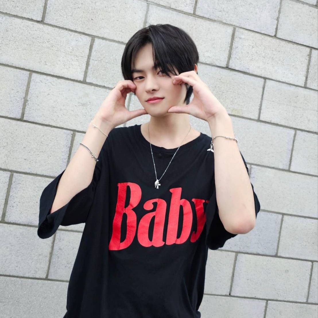 A moment captured by Lee Leo (ALPHA DRIVE ONE)'s fan