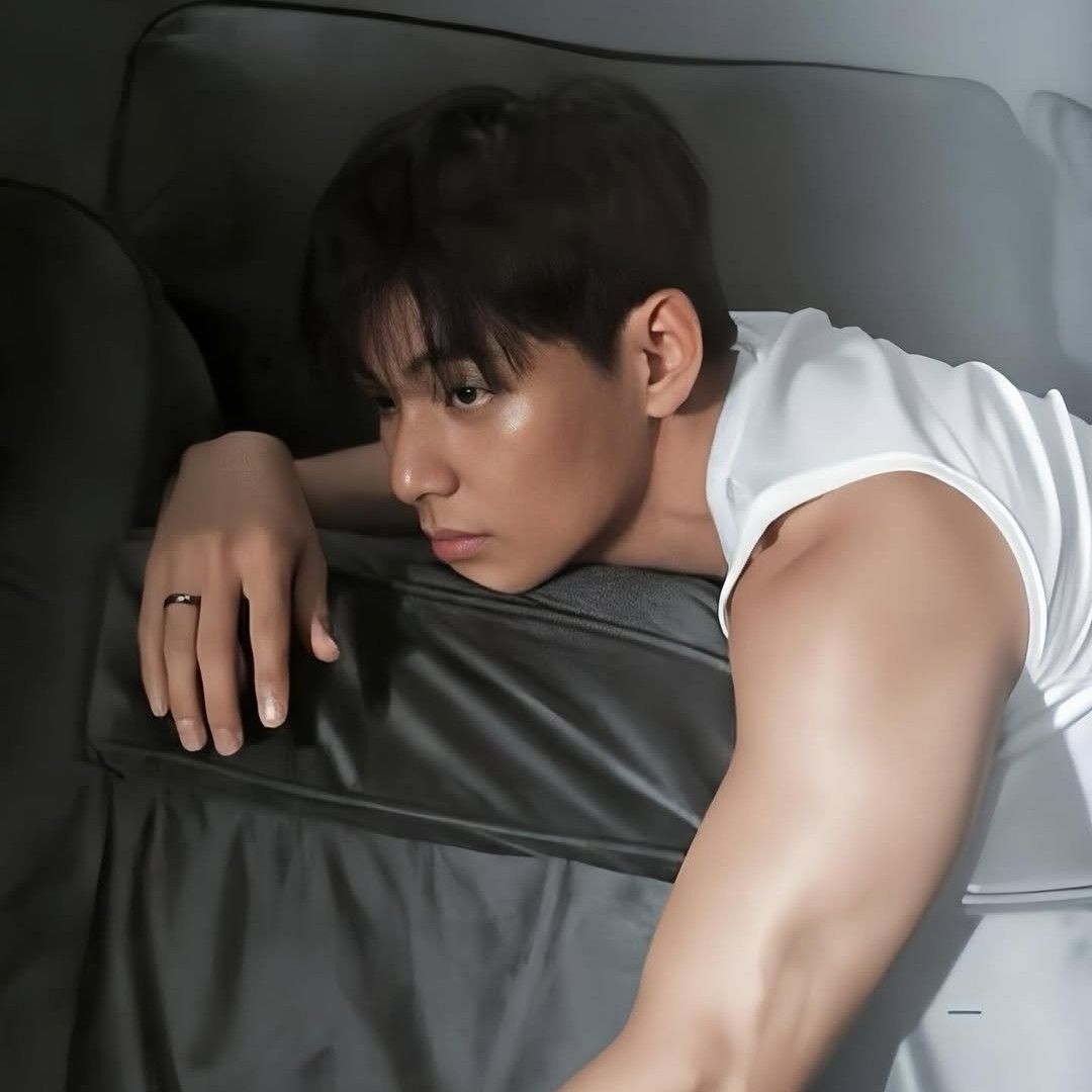 뷔 (방탄소년단)의 비하인드 컷