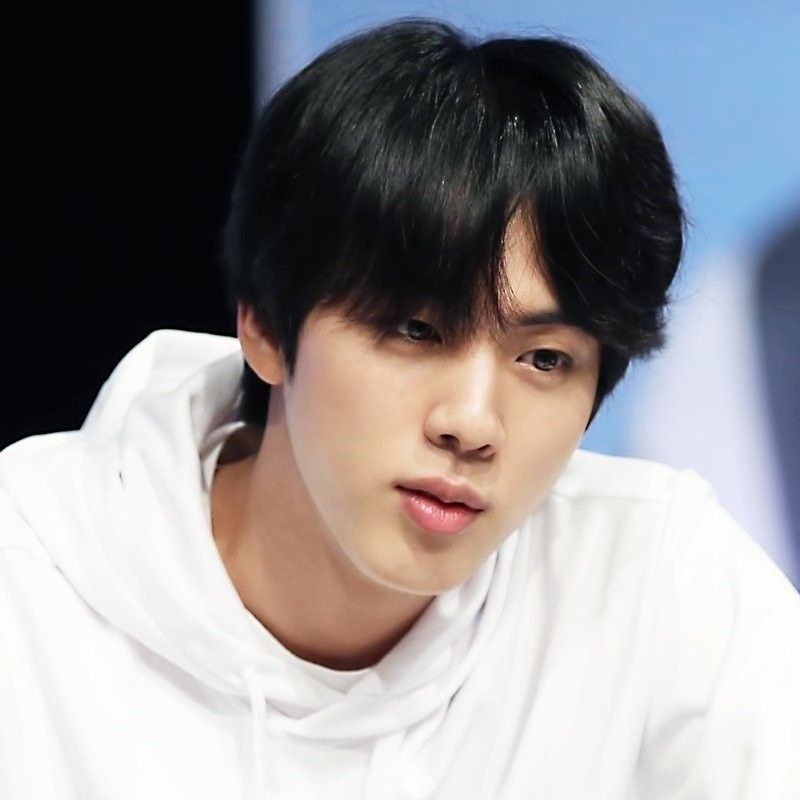 Momen yang diabadikan oleh penggemar Jin (BTS)