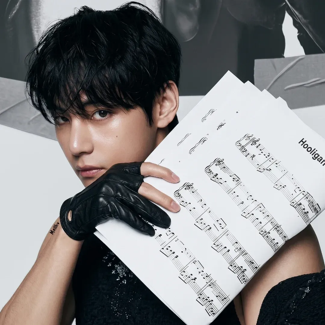 뷔 (방탄소년단)의 최신 사진