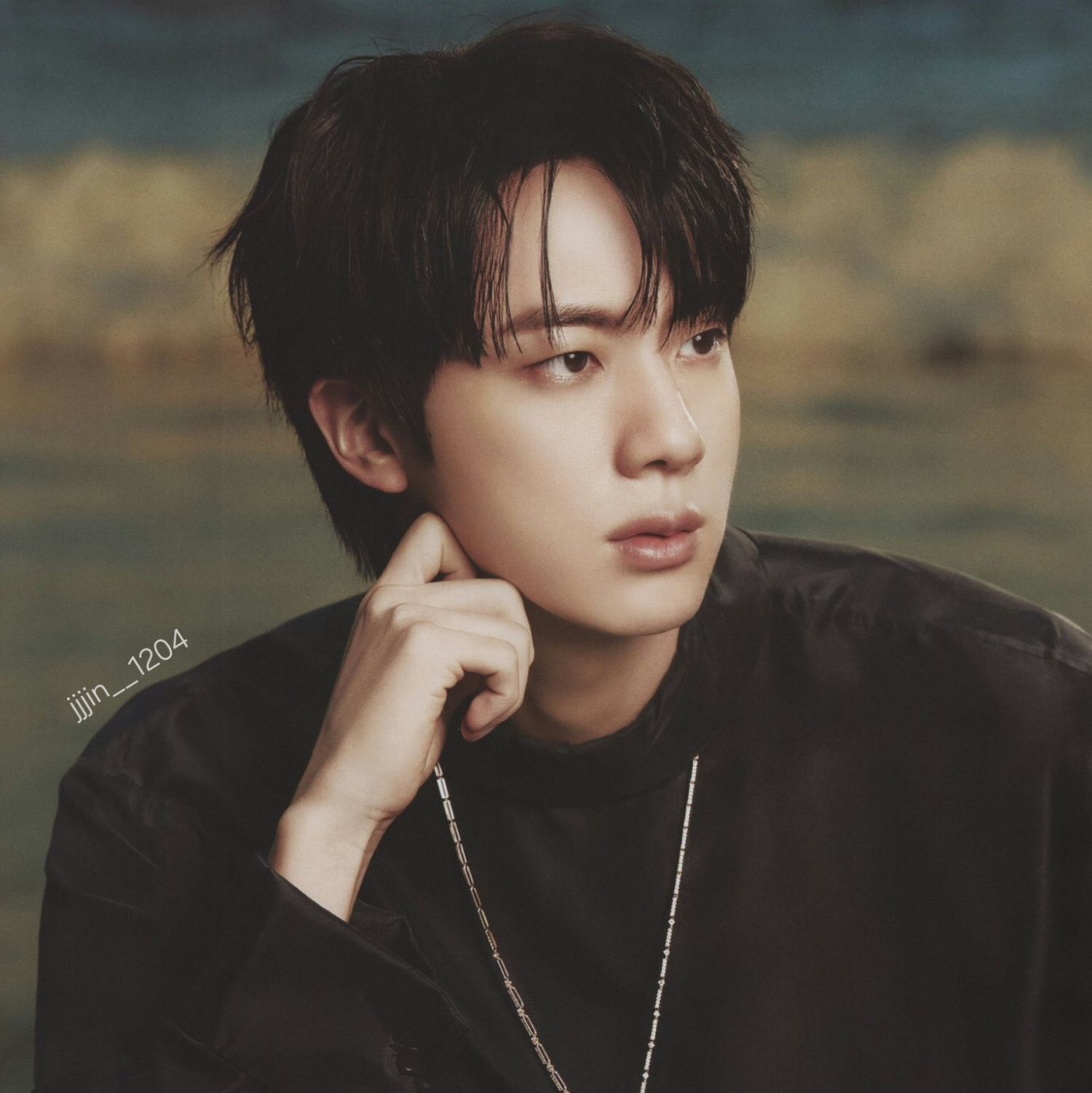 Momen yang diabadikan oleh penggemar Jin (BTS)