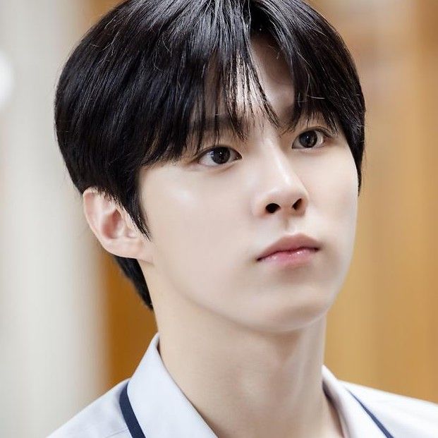 김우석의 비하인드 컷