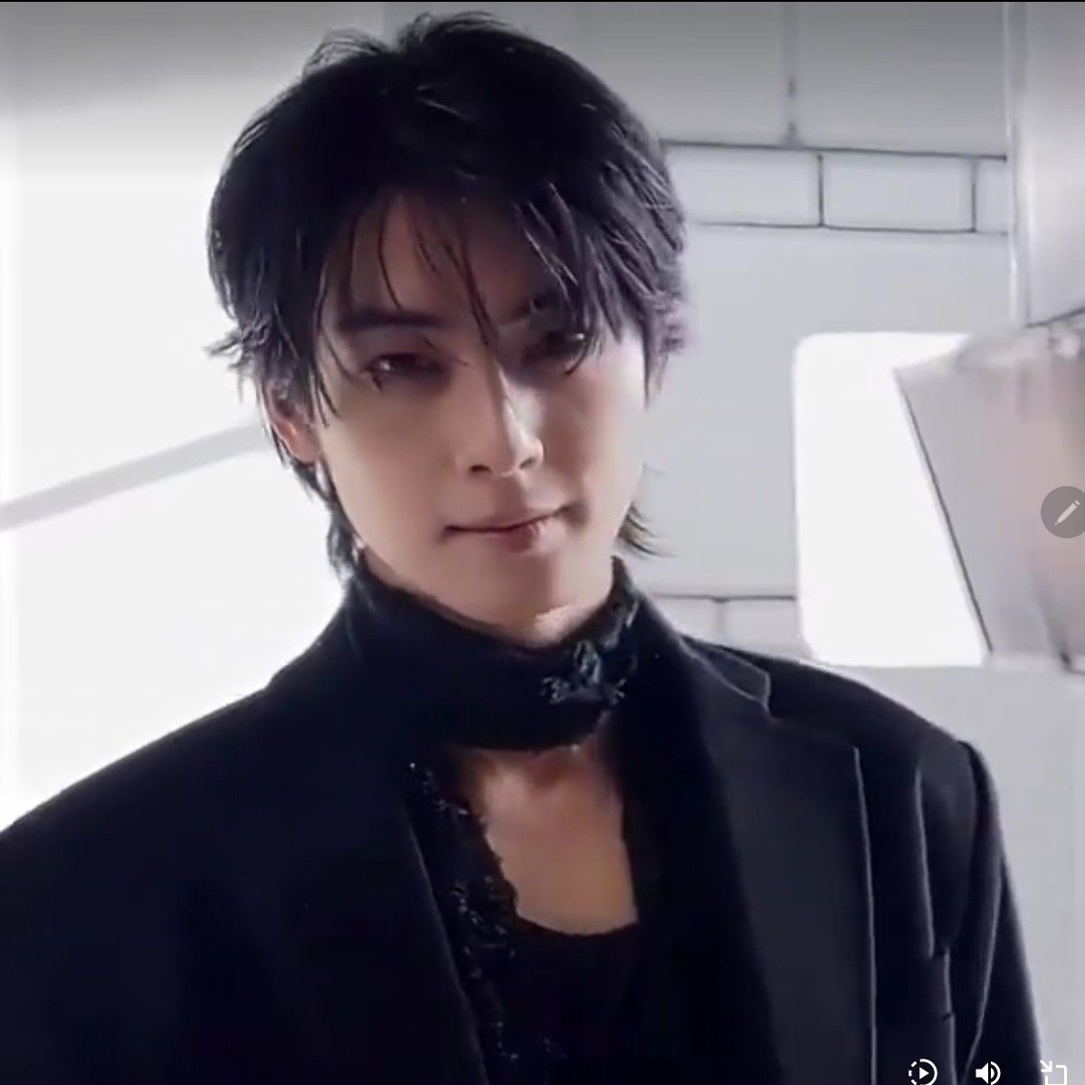 A moment captured by Eunwoo (ASTRO)'s fan