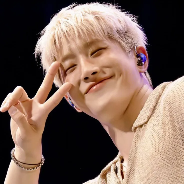 Behind-the-scenes cut of Jinjin (ASTRO)